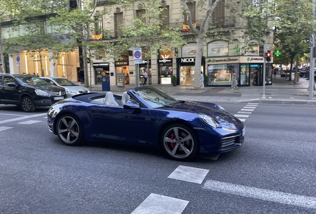 Porsche 992 Carrera 4S Cabriolet