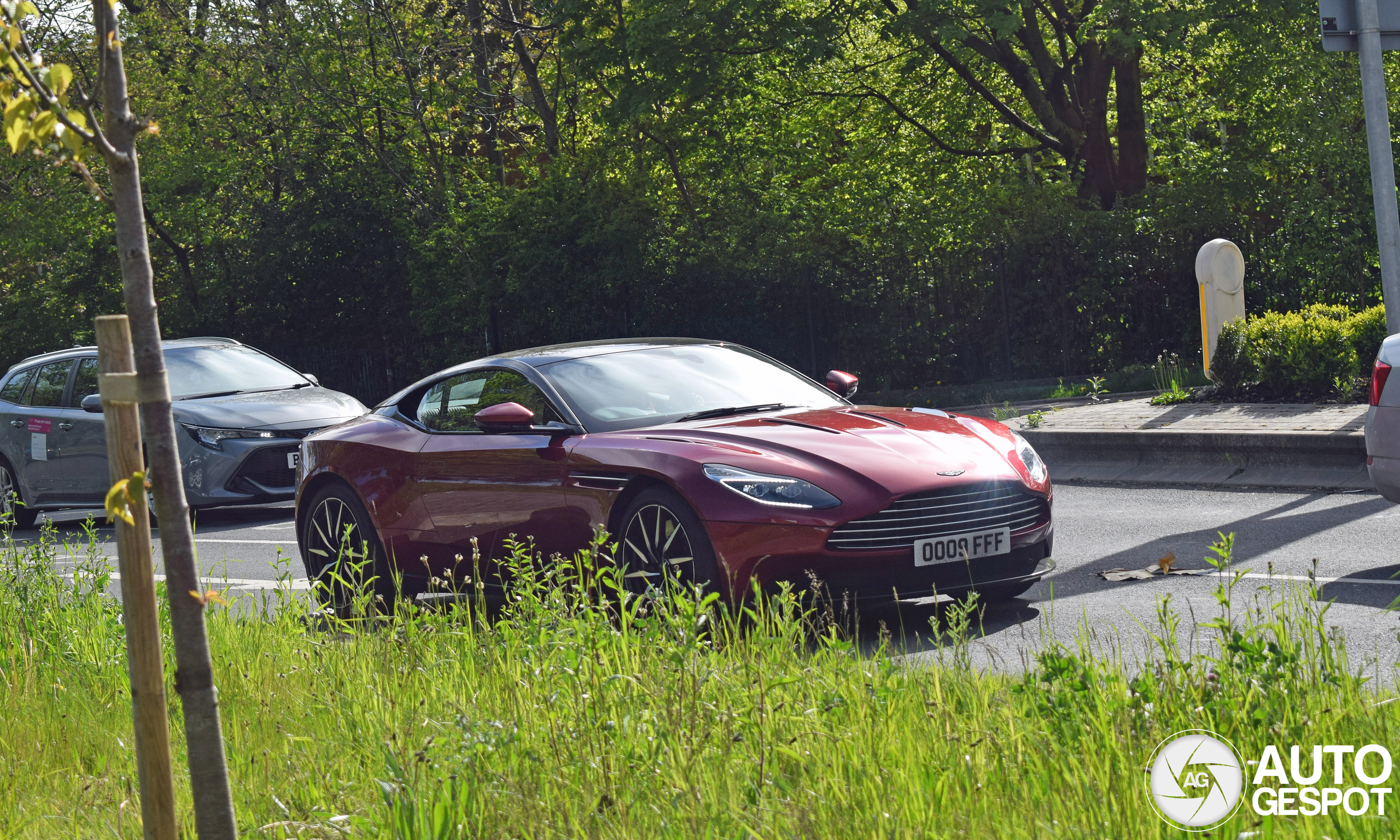 Aston Martin DB11