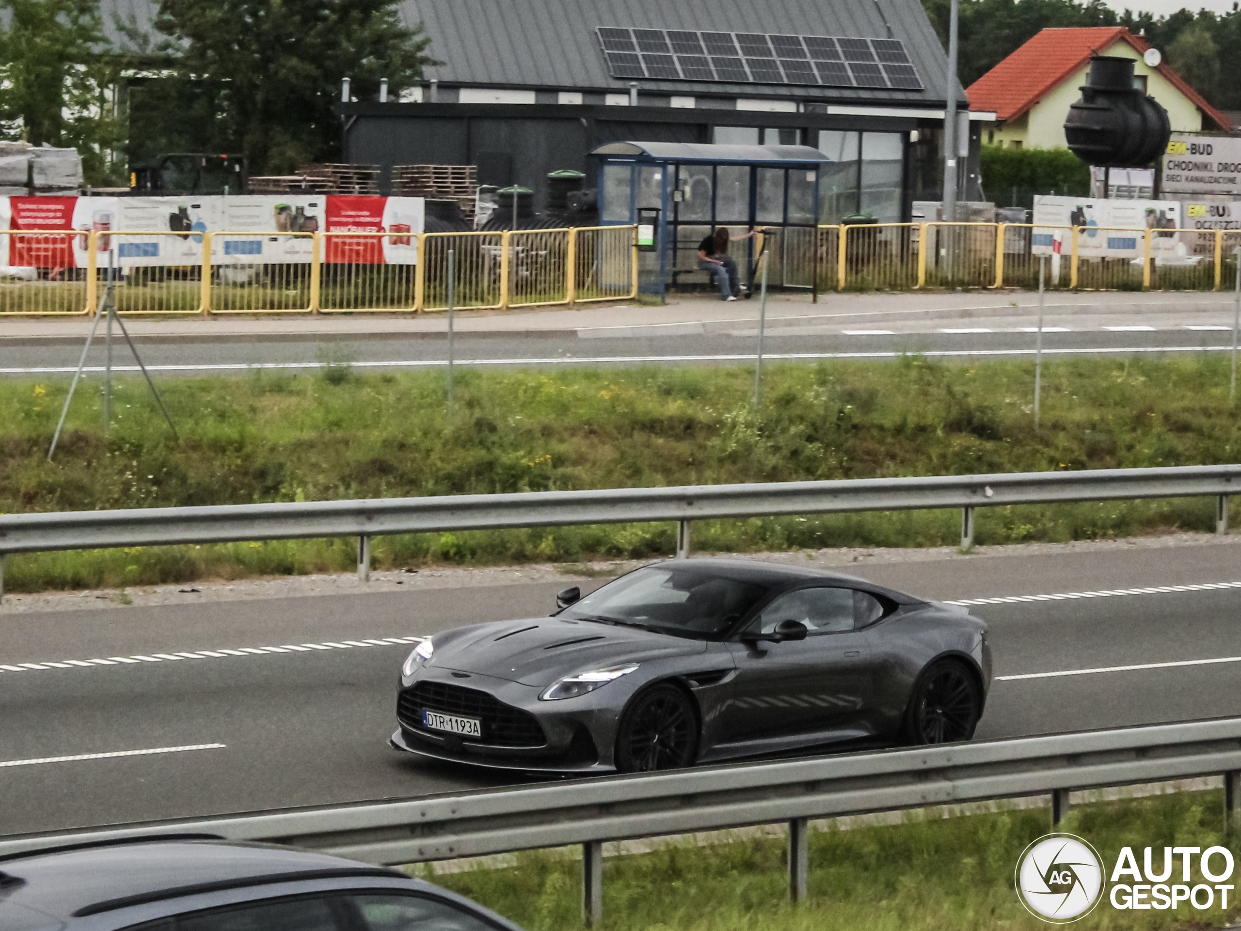 Aston Martin DB12