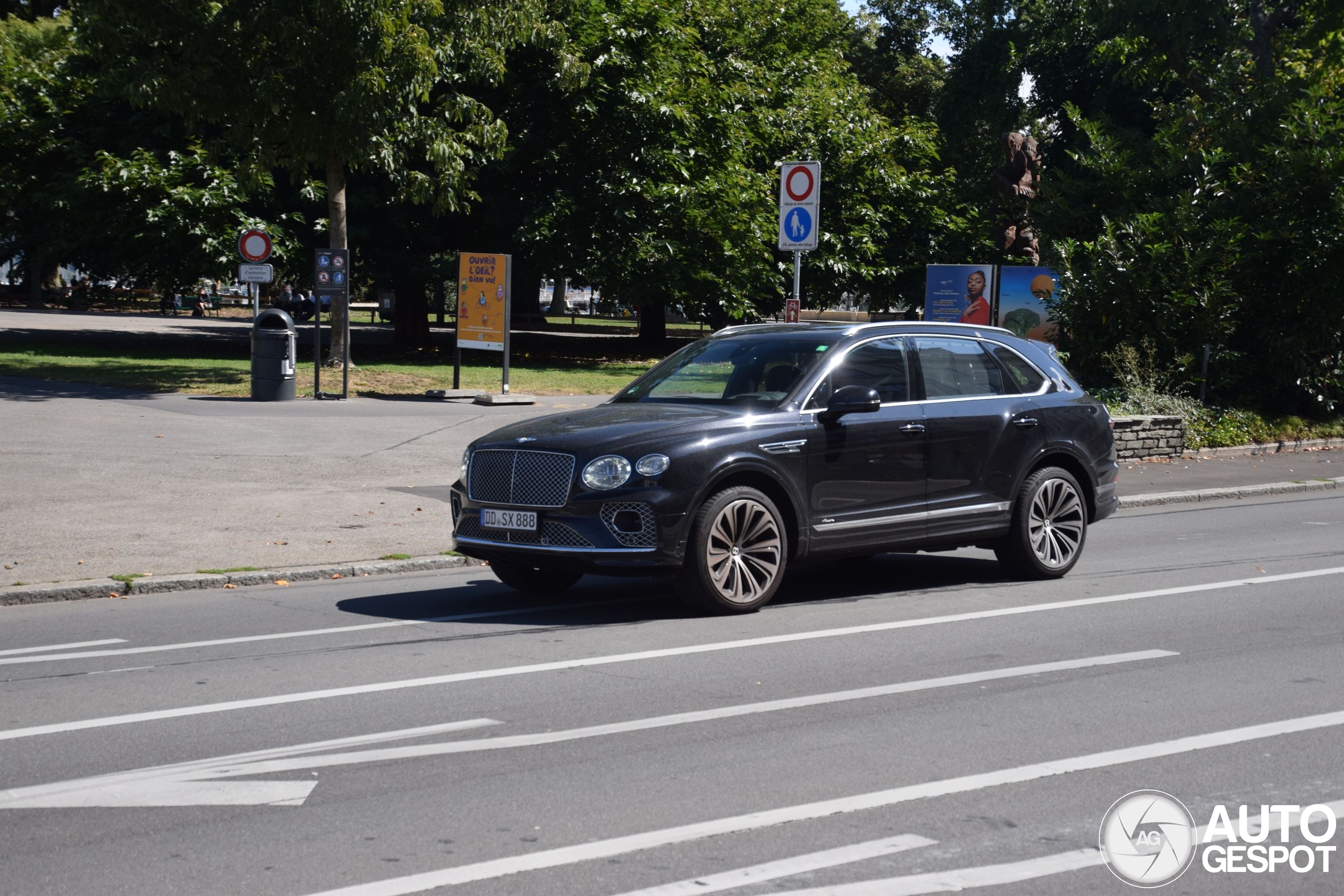 Bentley Bentayga Azure