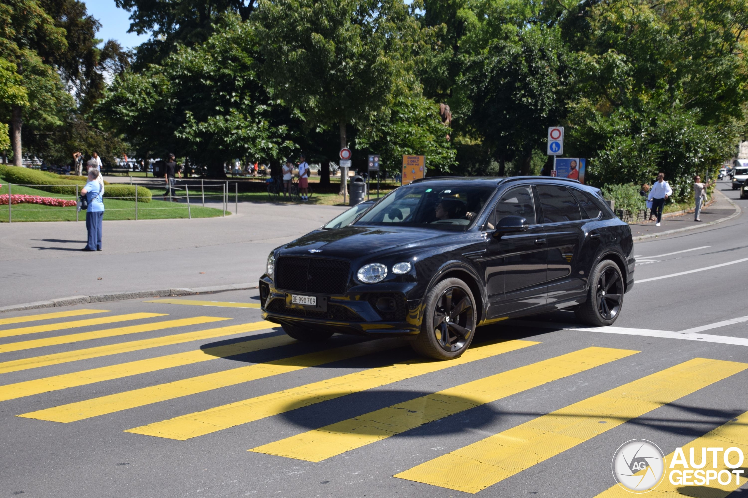 Bentley Bentayga Hybrid 2021