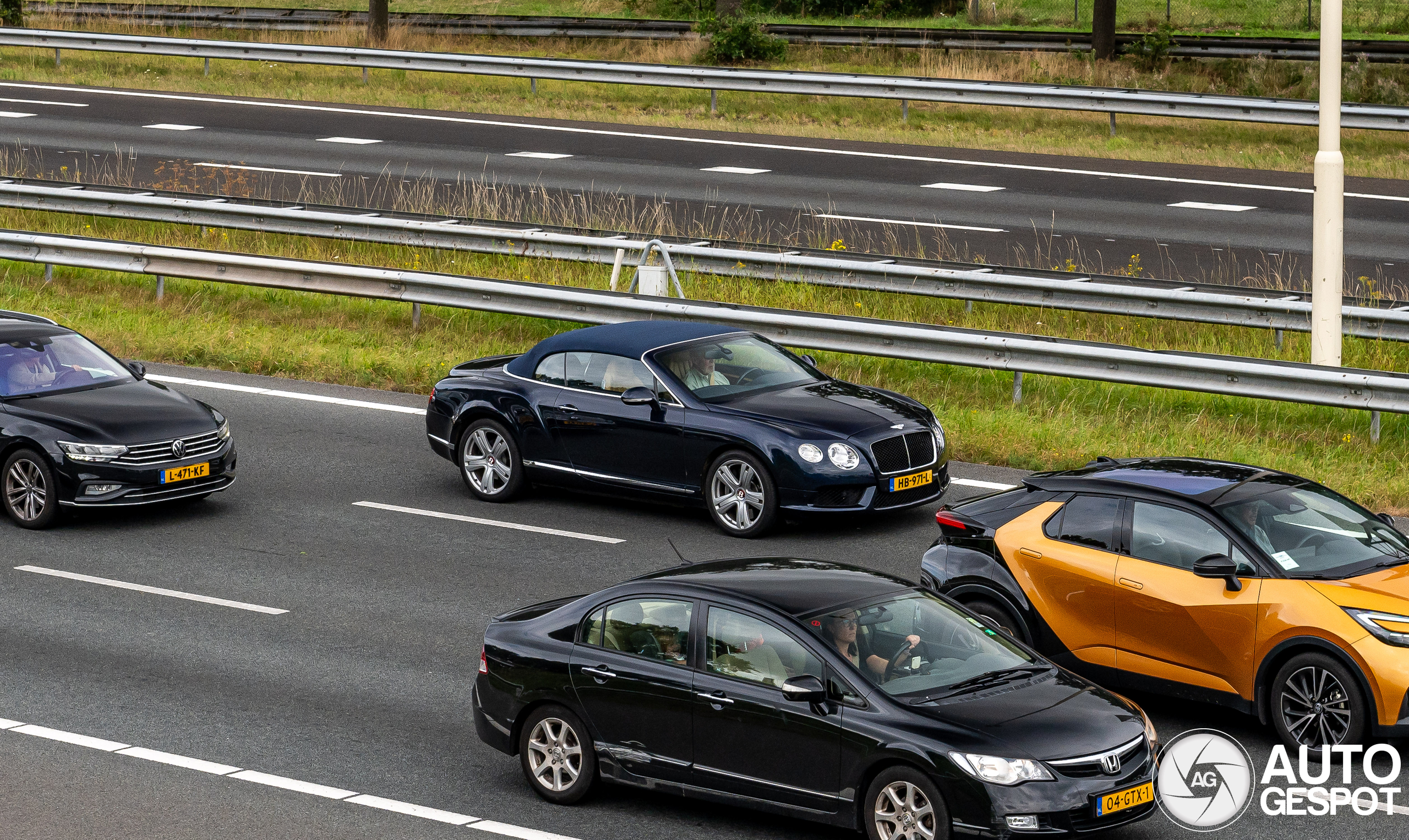 Bentley Continental GTC V8