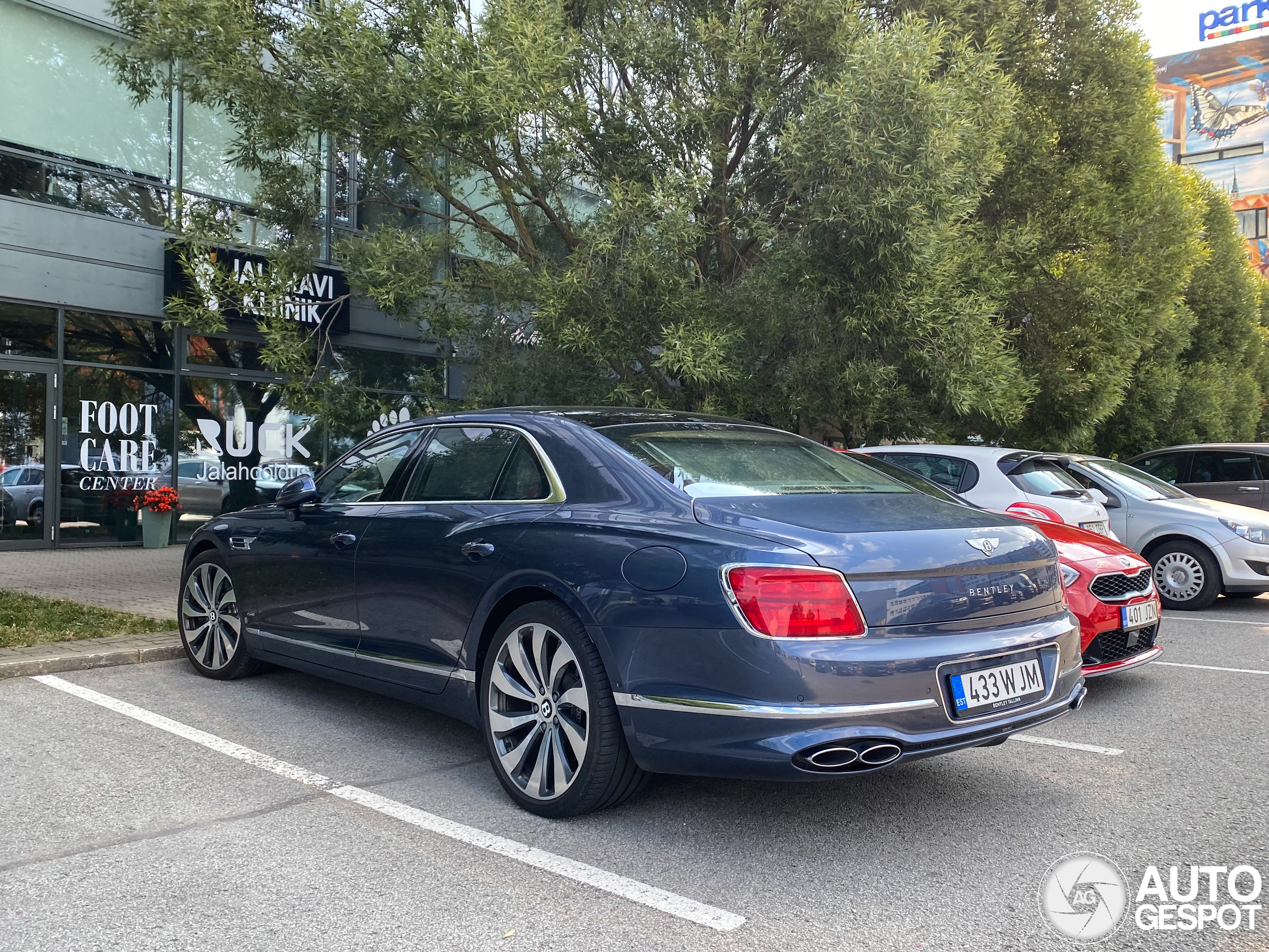 Bentley Flying Spur Hybrid