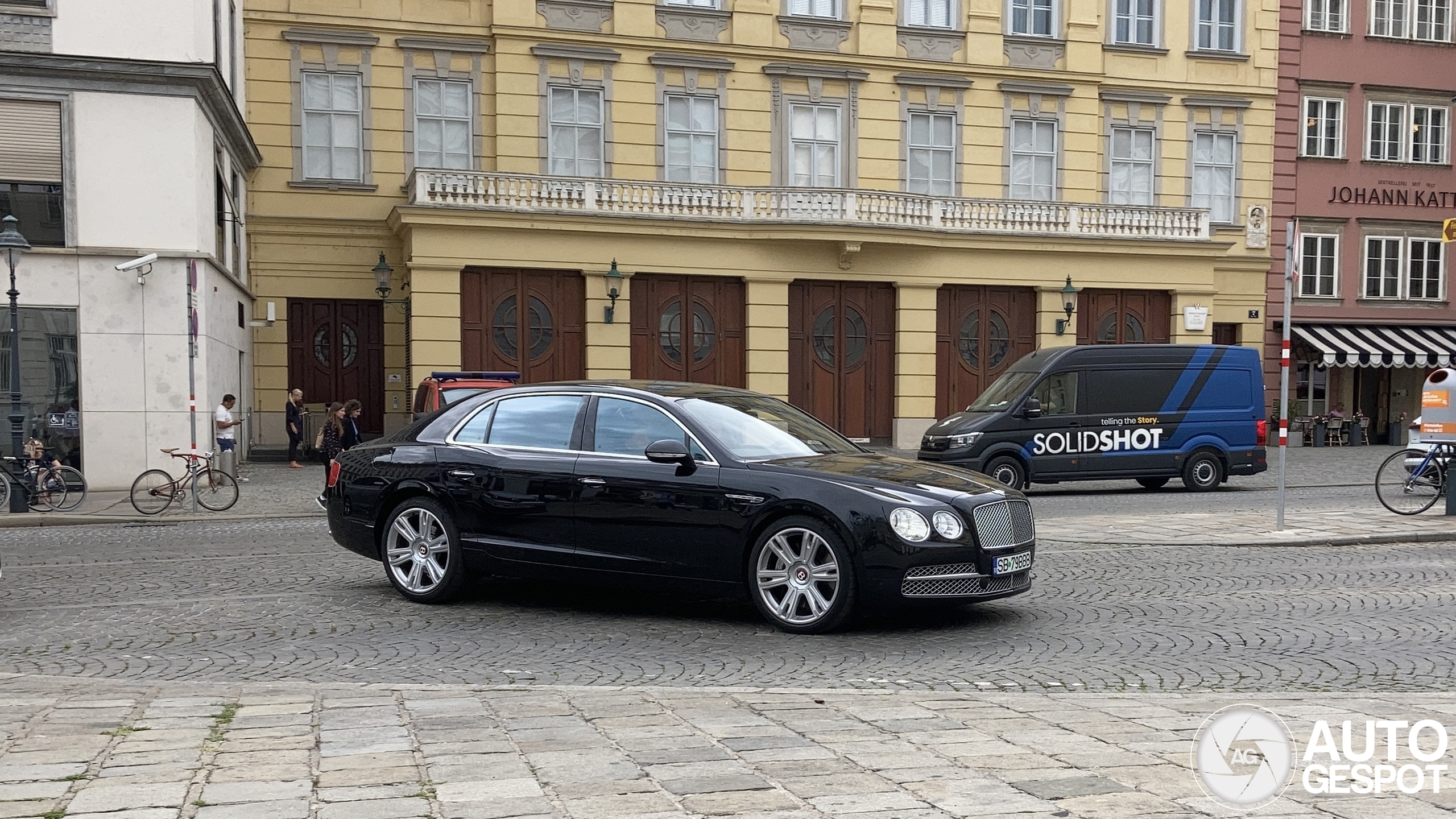 Bentley Flying Spur V8