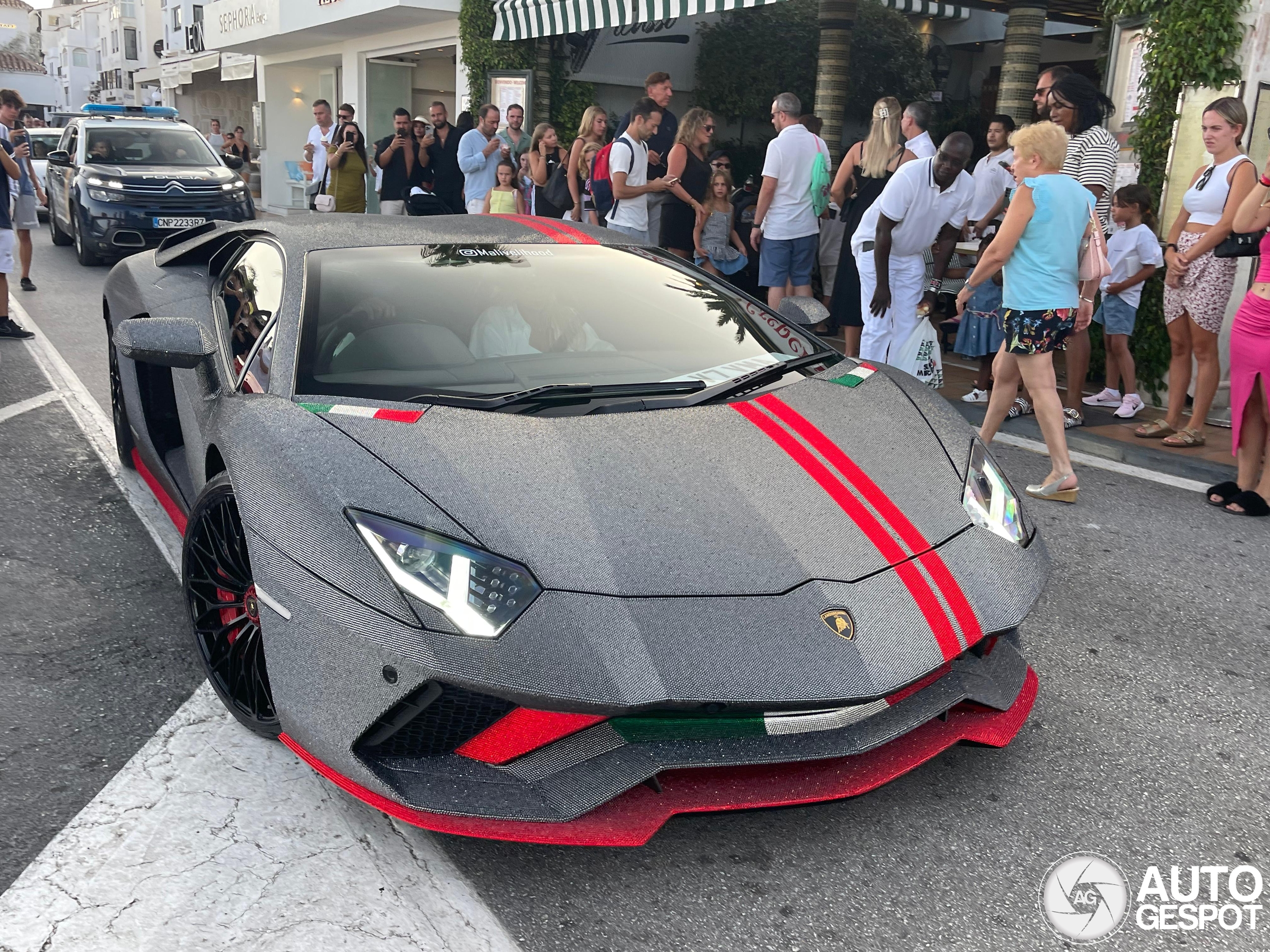 Lamborghini Aventador S LP740-4