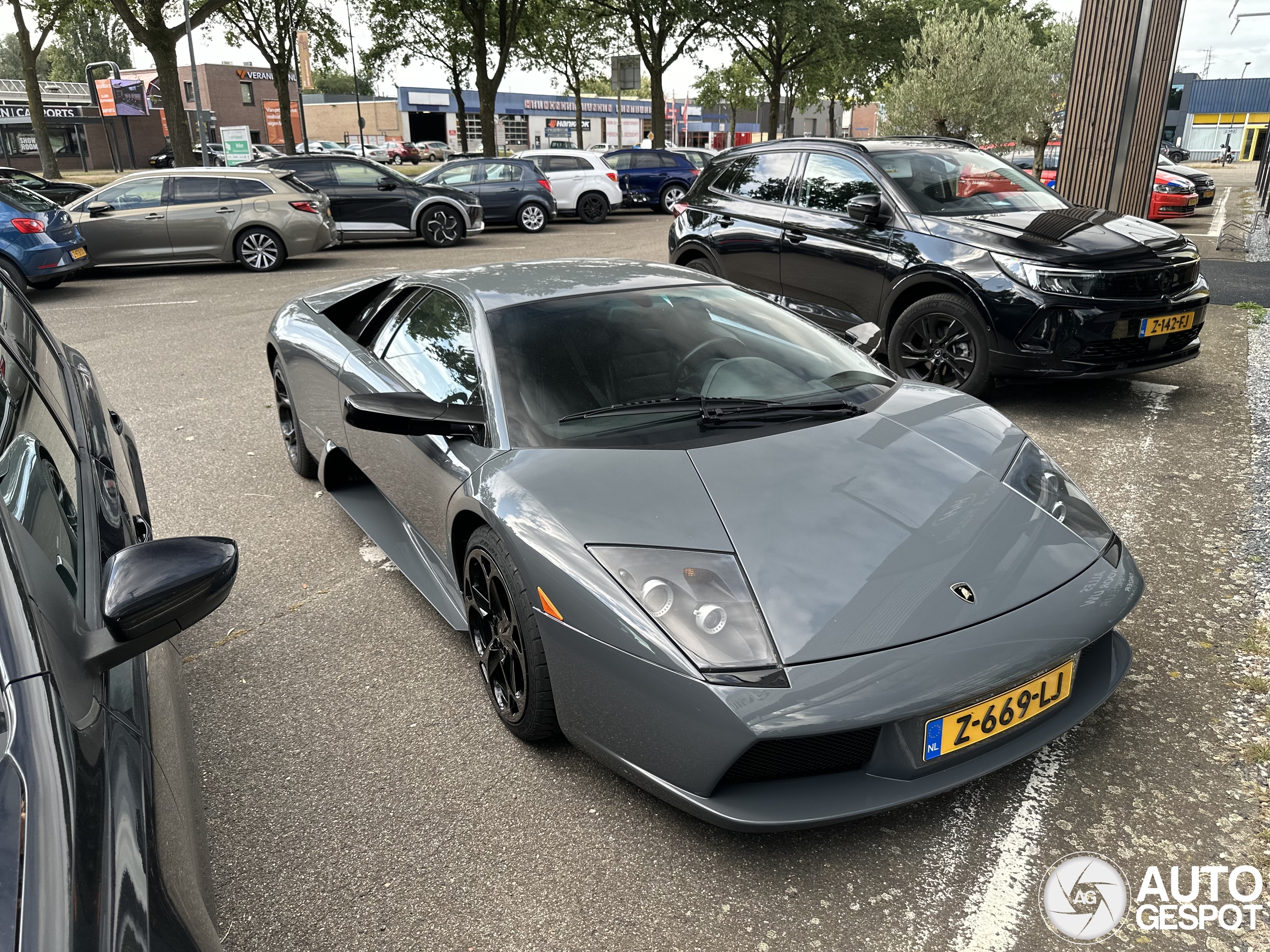 Vers geïmporteerde Lamborghini Murciélago laat zich zien in Helmond