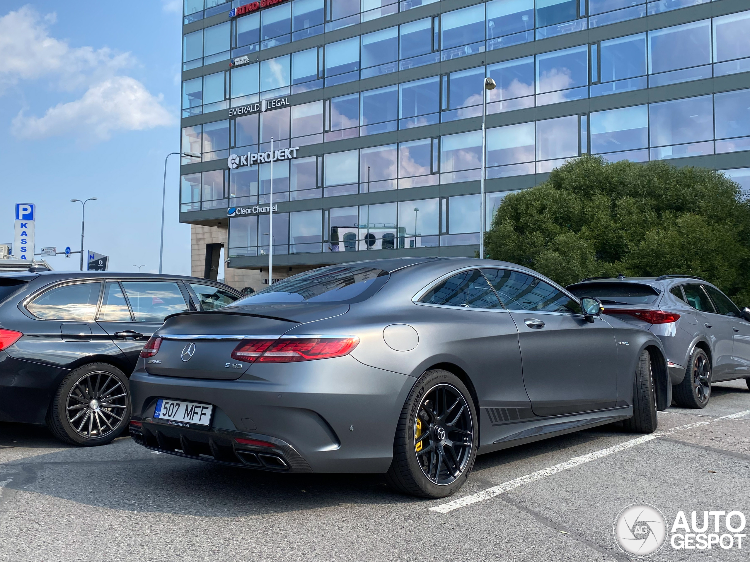 Mercedes-AMG S 63 Coupé C217 2018 Yellow Night Edition