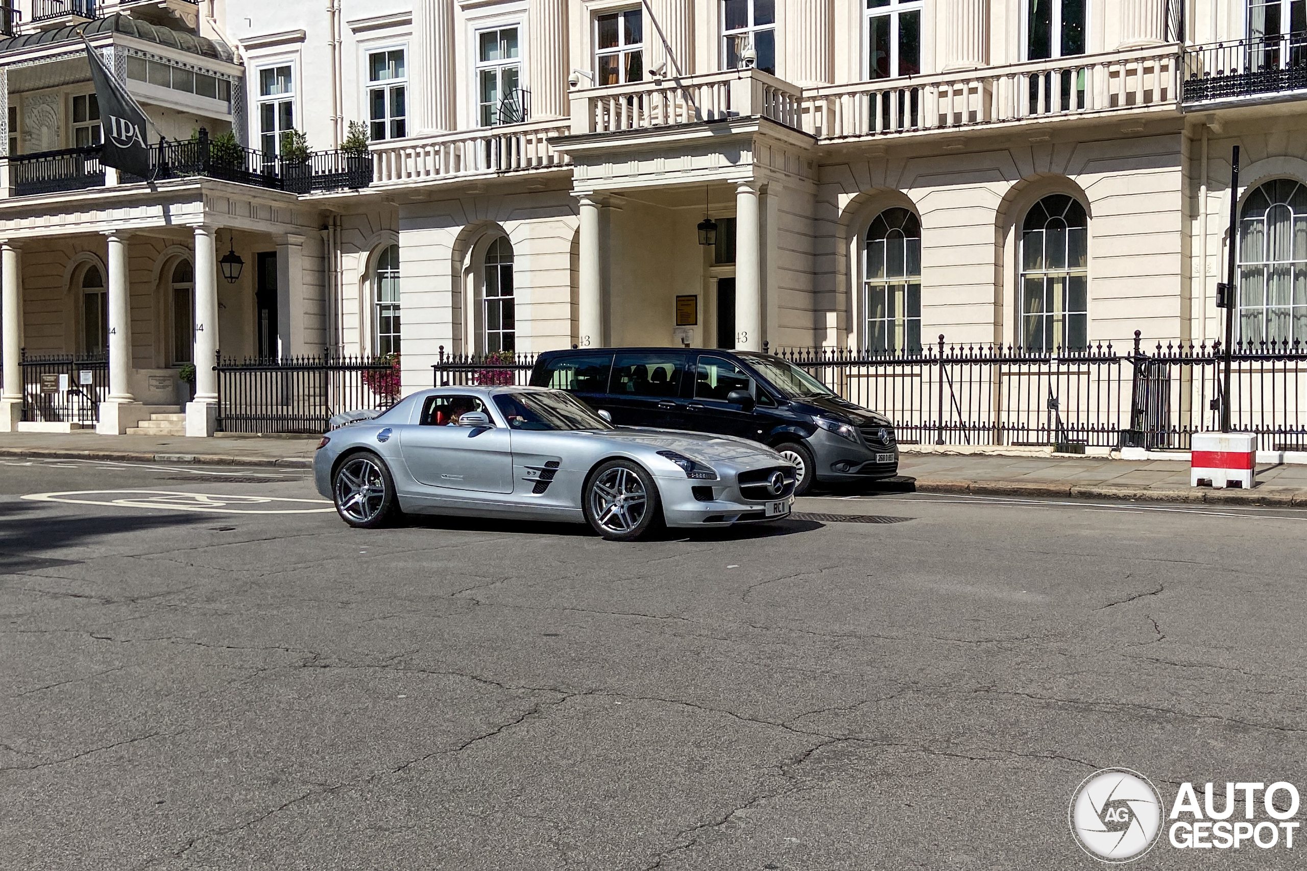 Mercedes-Benz SLS AMG