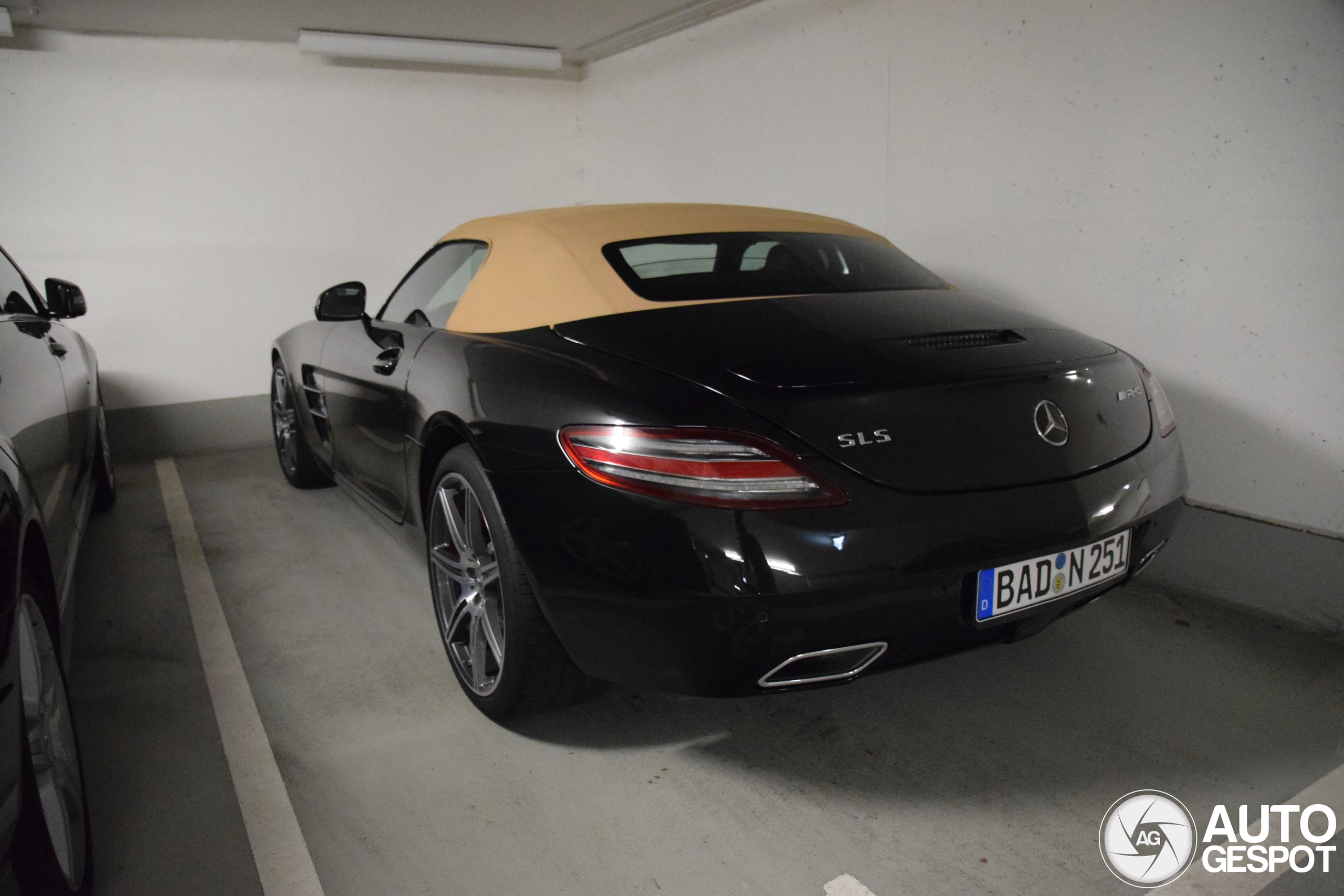 Mercedes-Benz SLS AMG Roadster