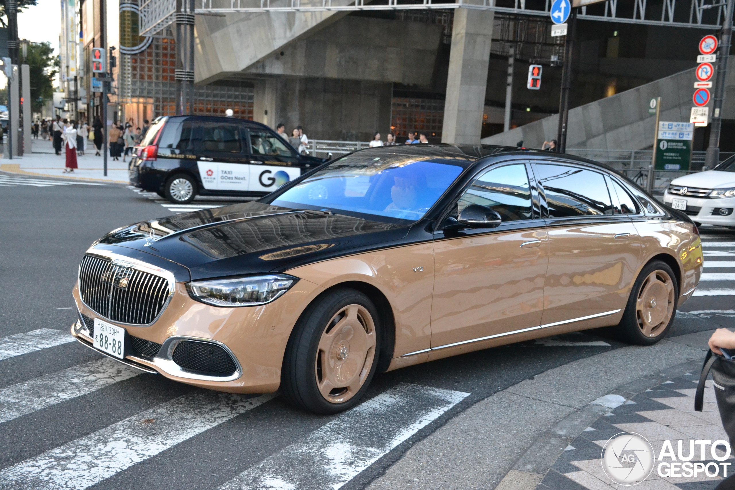 Mercedes-Maybach S 680 X223 Virgil Abloh Edition