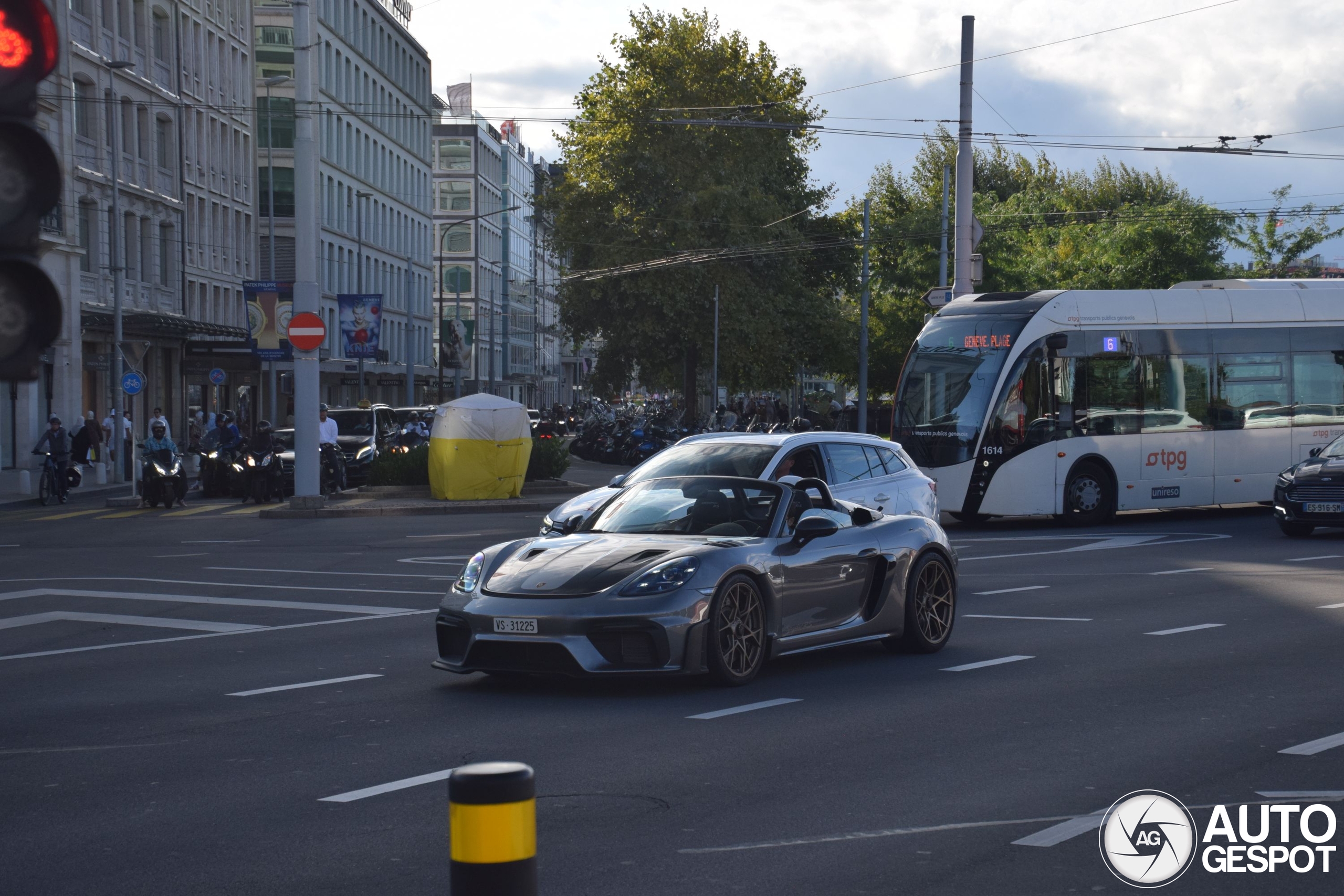 Porsche 718 Spyder RS Weissach Package