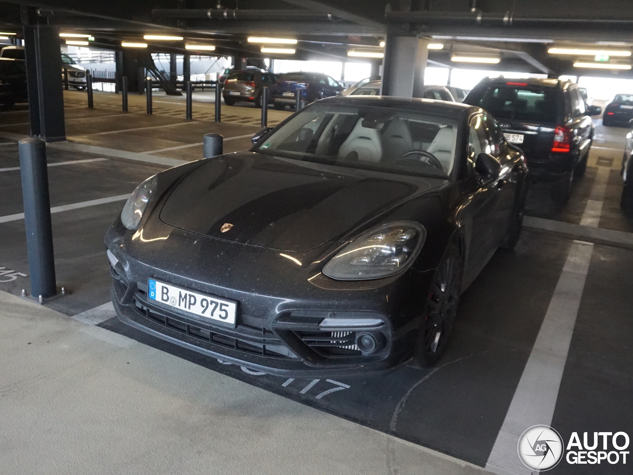 Porsche 971 Panamera Turbo