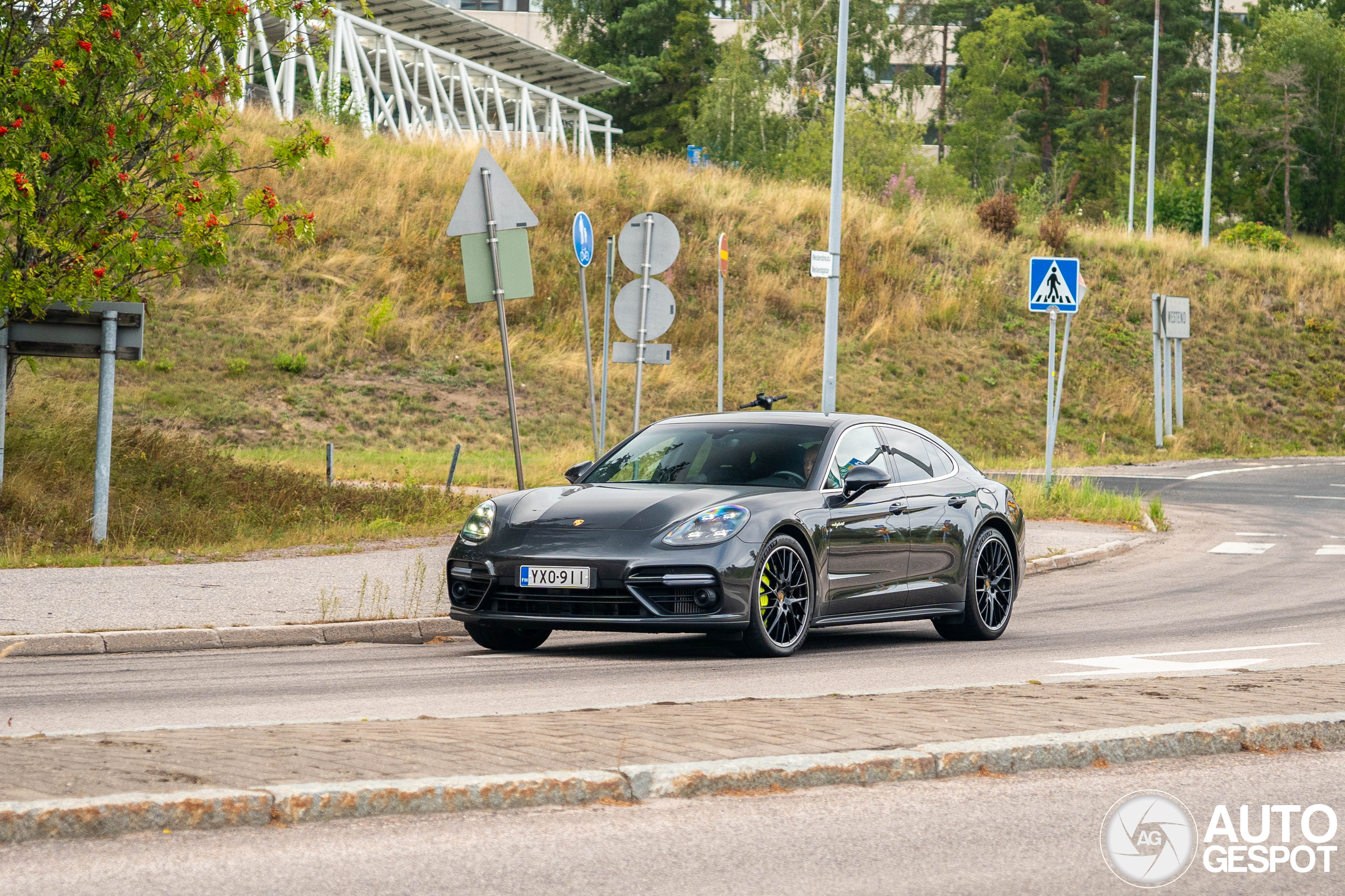 Porsche 971 Panamera Turbo S E-Hybrid