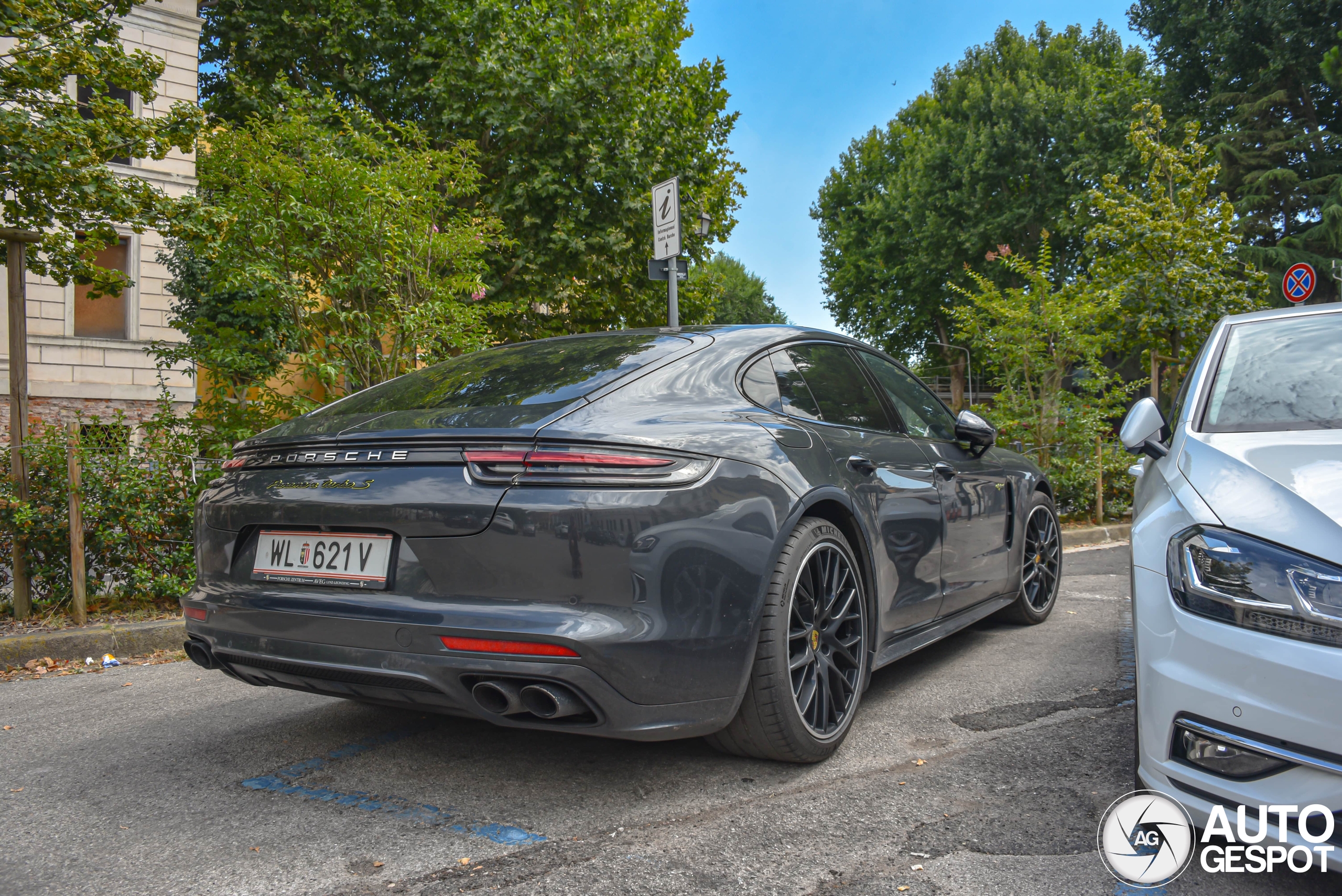 Porsche 971 Panamera Turbo S E-Hybrid