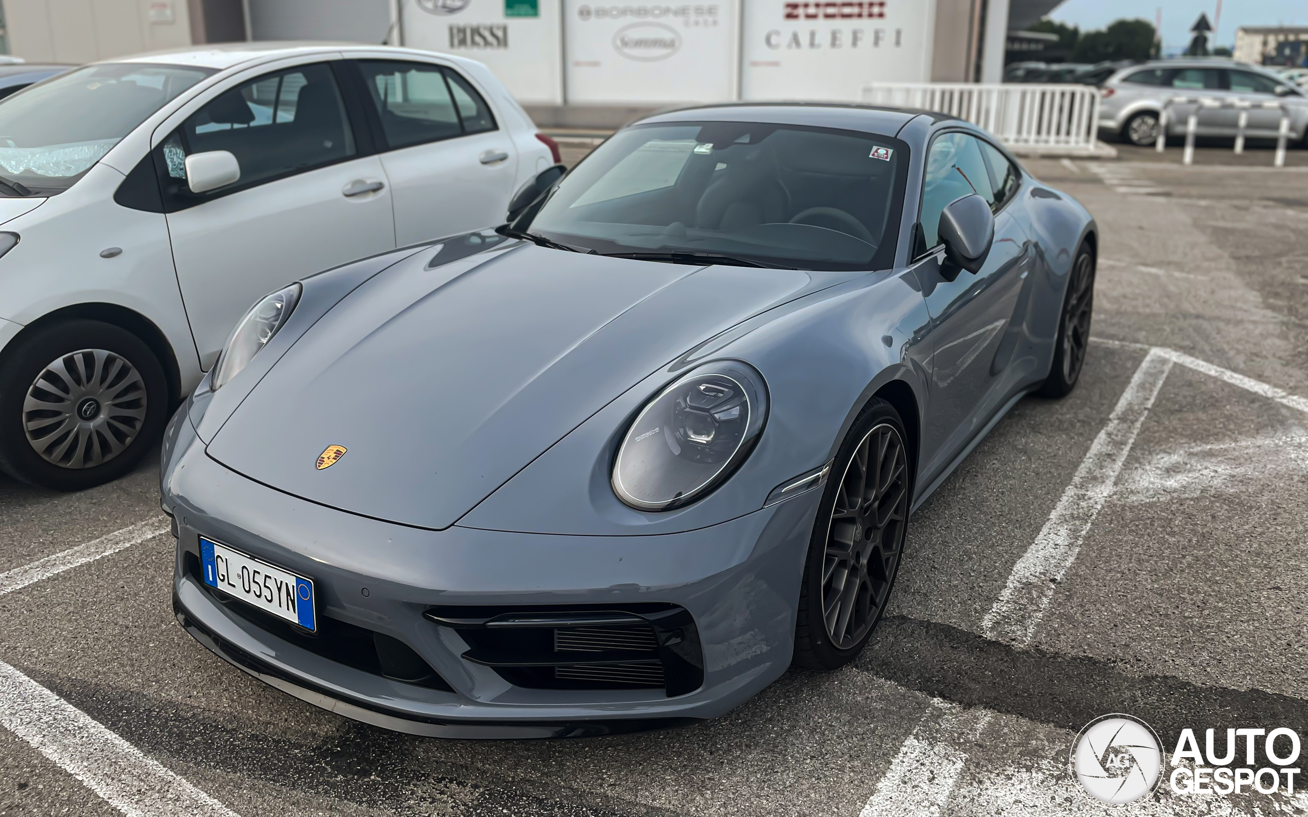 Porsche 992 Carrera 4S