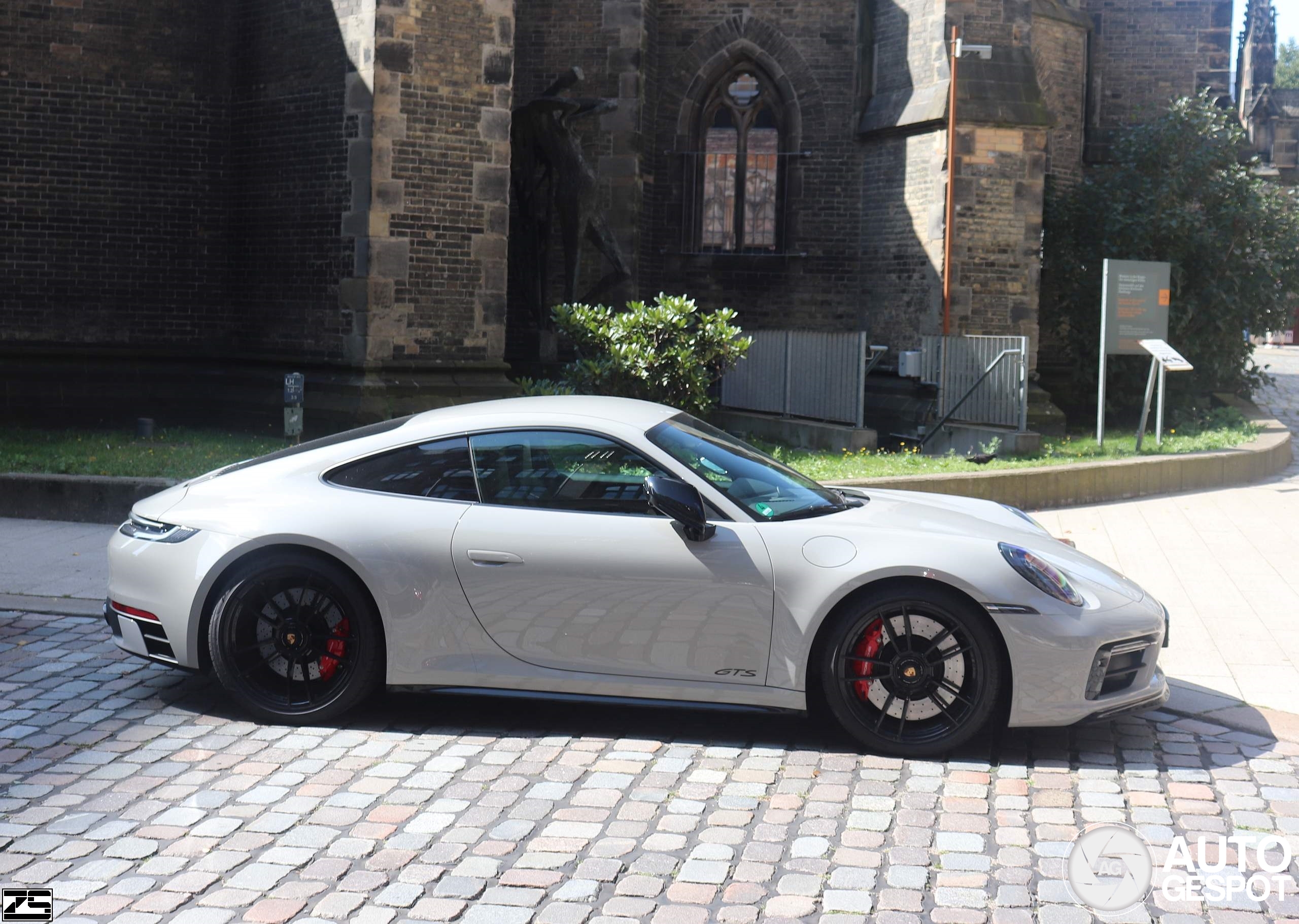 Porsche 992 Carrera GTS