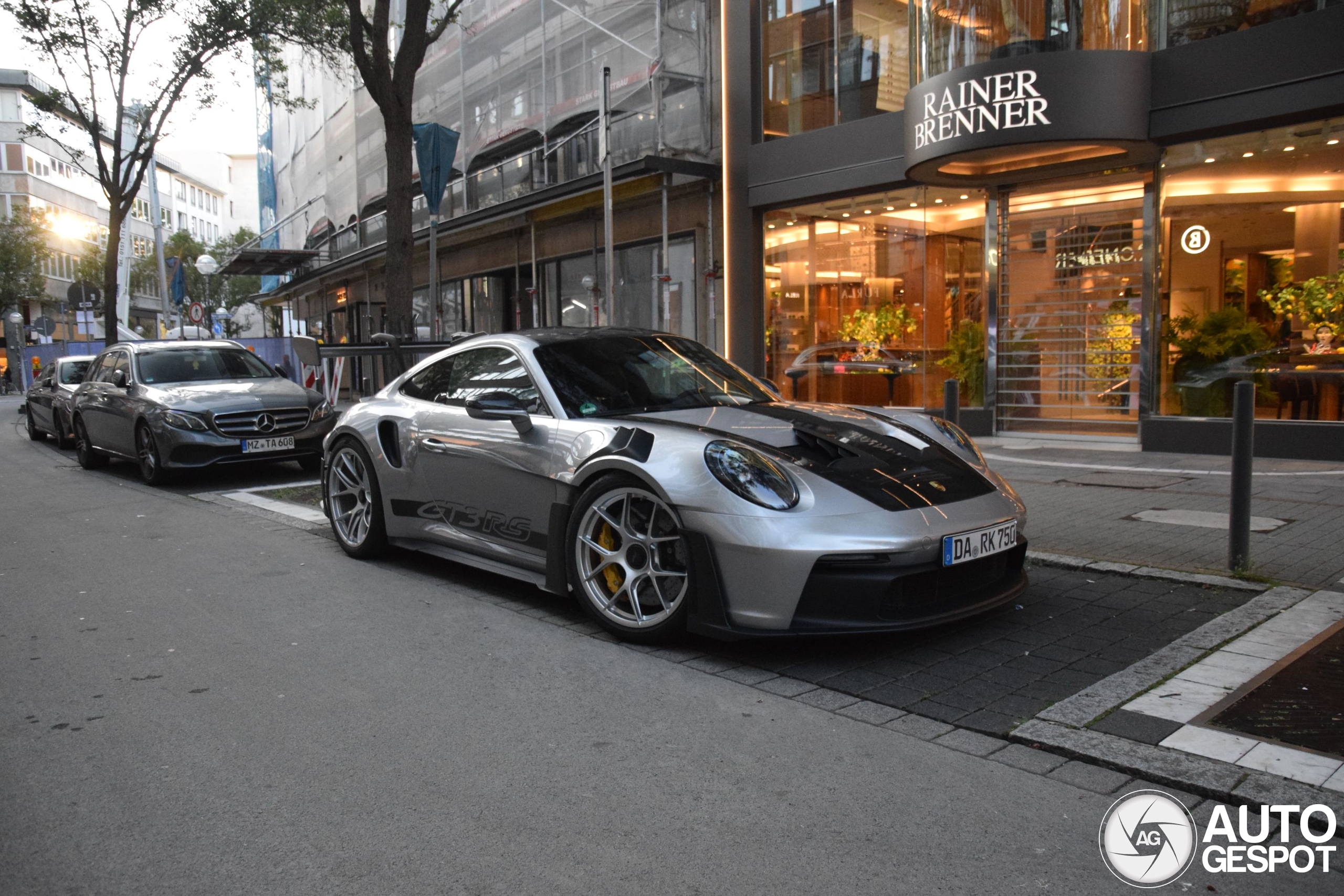 Porsche 992 GT3 RS Weissach Package