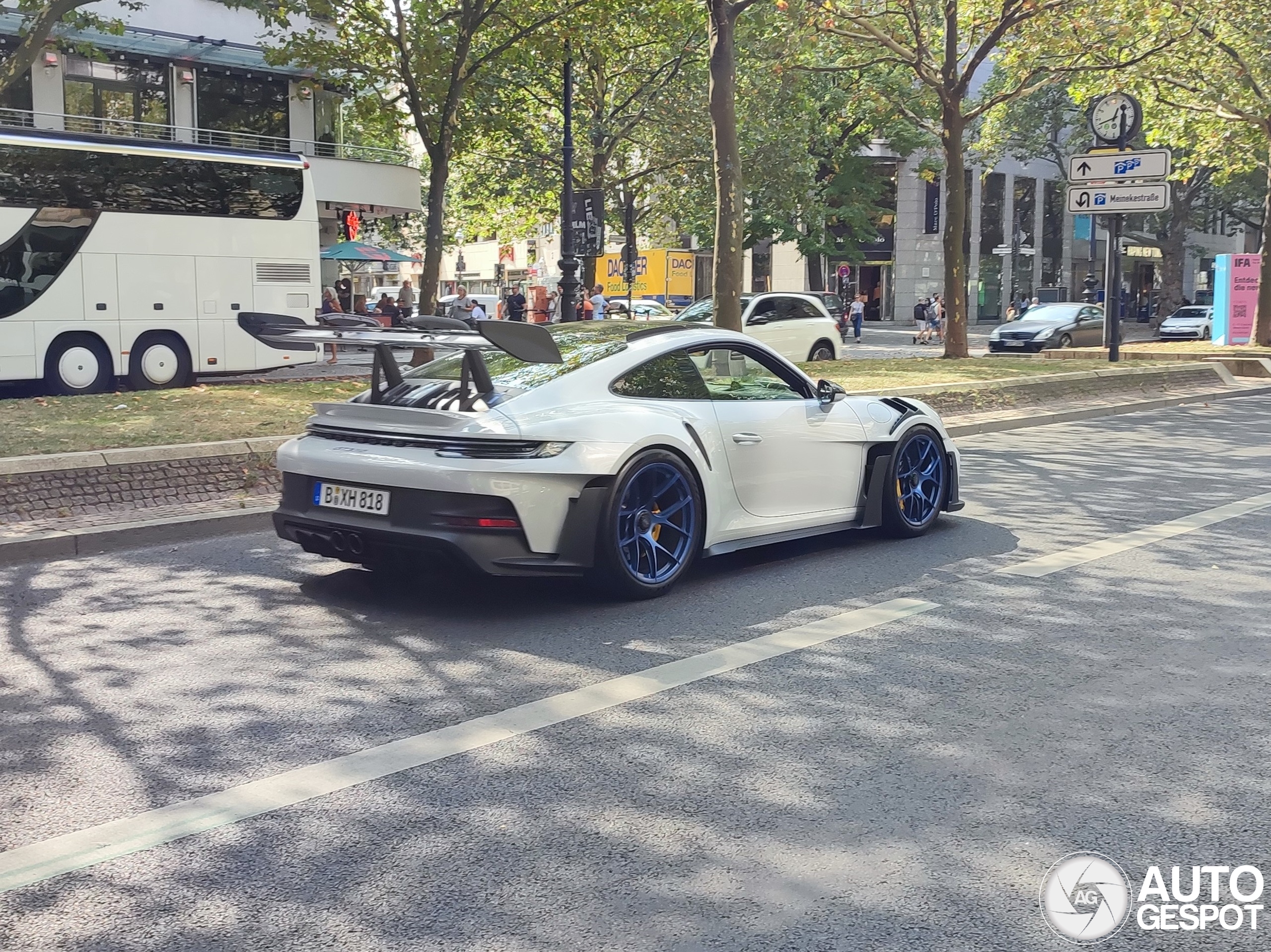 Porsche 992 GT3 RS Weissach Package