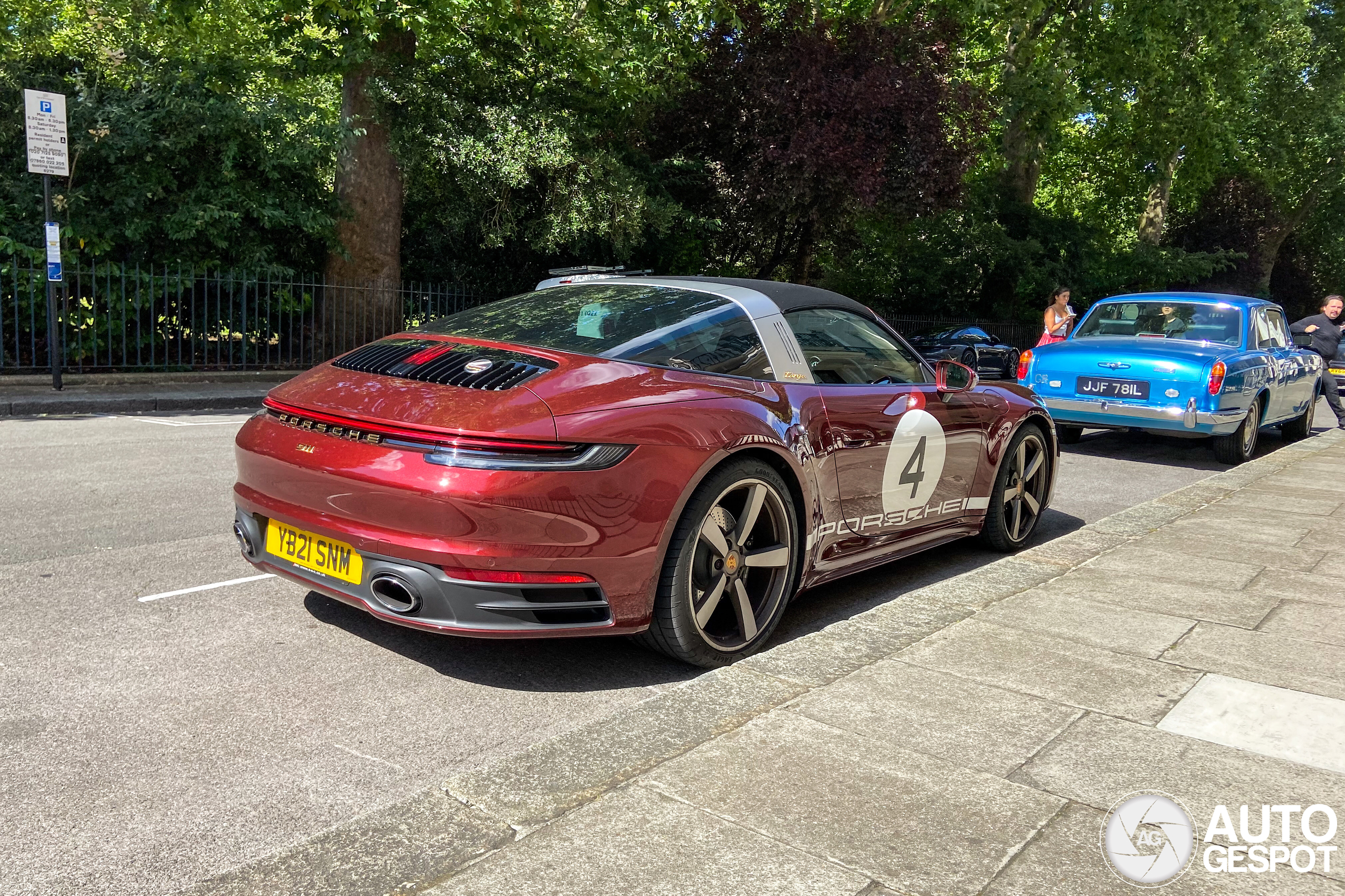 Porsche 992 Targa 4S Heritage Design Edition