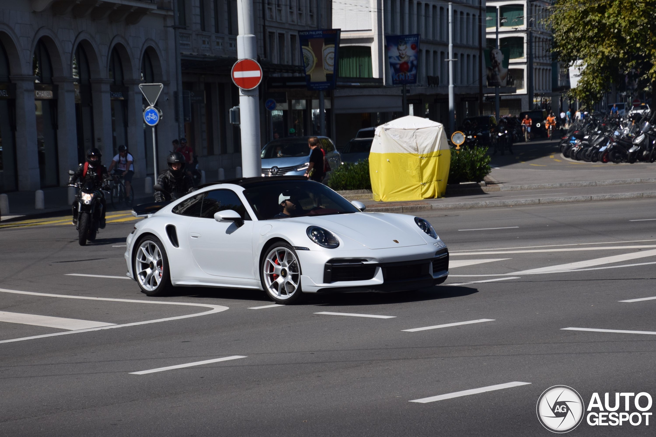 Porsche 992 Turbo