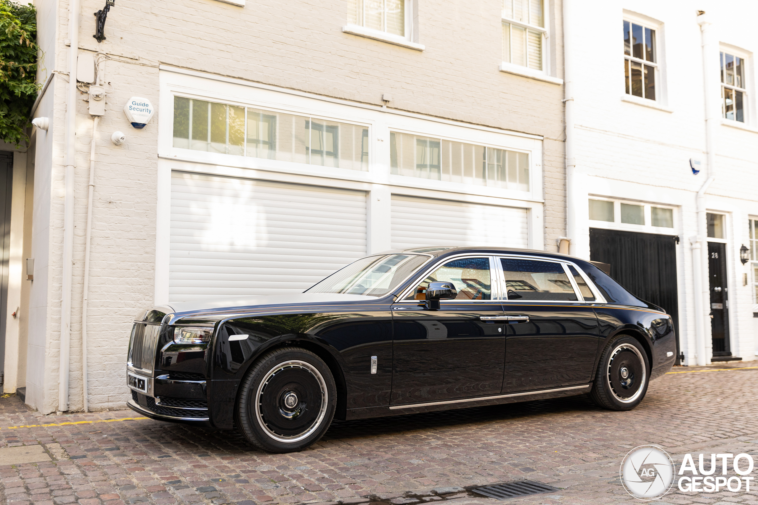 Rolls-Royce Phantom VIII EWB Series II