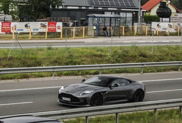 Aston Martin DB12