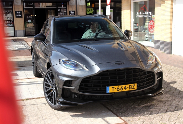 Aston Martin DBX707