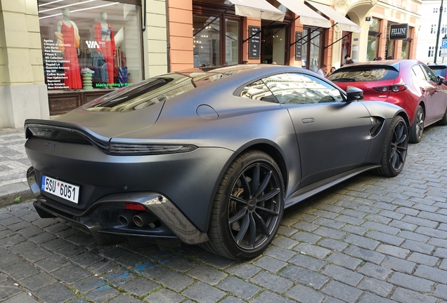 Aston Martin V8 Vantage 2018