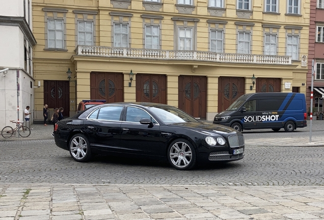 Bentley Flying Spur V8