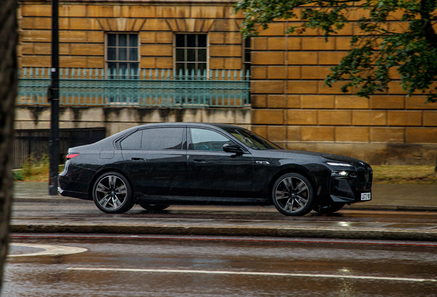 BMW M760e xDrive