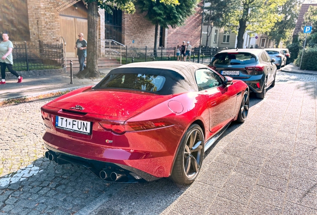 Jaguar F-TYPE S V8 Convertible