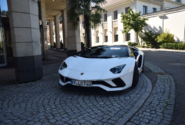 Lamborghini Aventador S LP740-4 Roadster