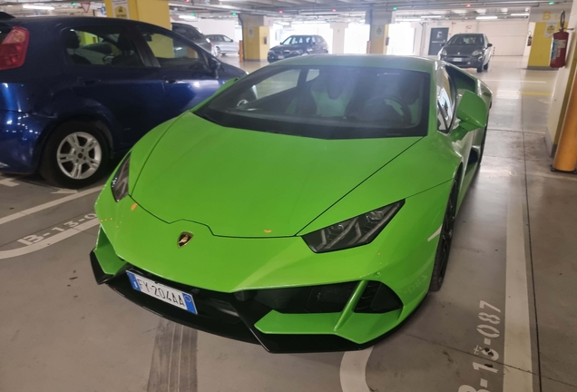 Lamborghini Huracán LP640-4 EVO