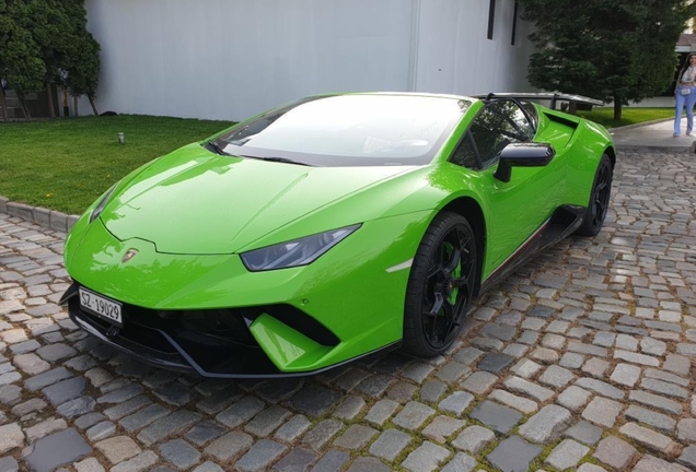 Lamborghini Huracán LP640-4 Performante Spyder