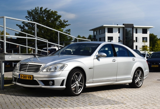 Mercedes-Benz S 63 AMG W221