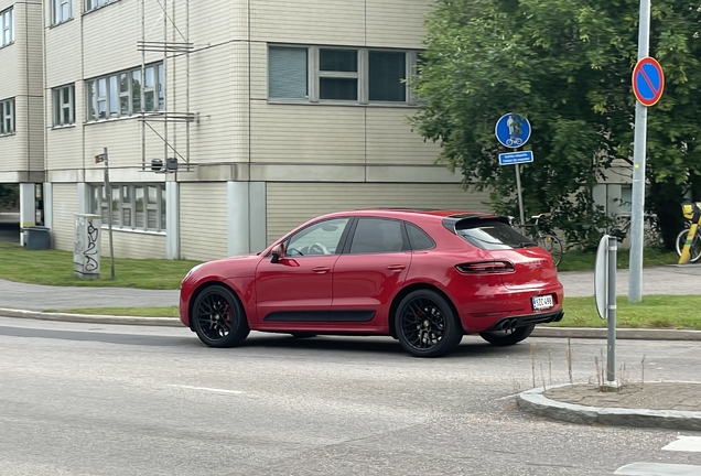 Porsche 95B Macan GTS