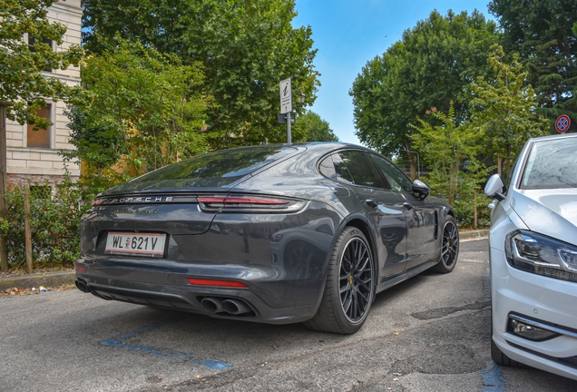 Porsche 971 Panamera Turbo S E-Hybrid