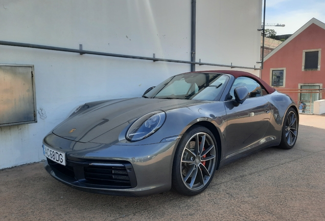 Porsche 992 Carrera 4S Cabriolet