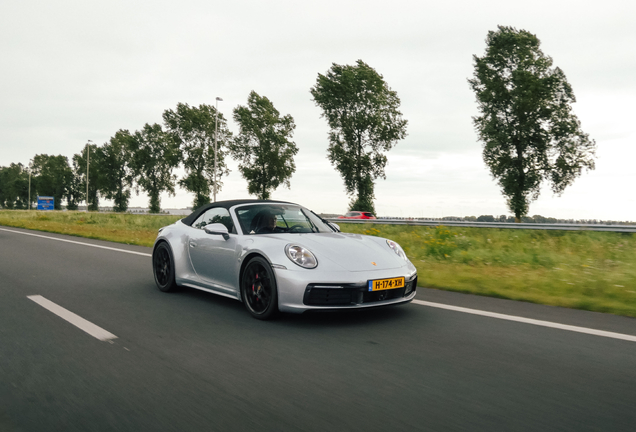 Porsche 992 Carrera 4S Cabriolet