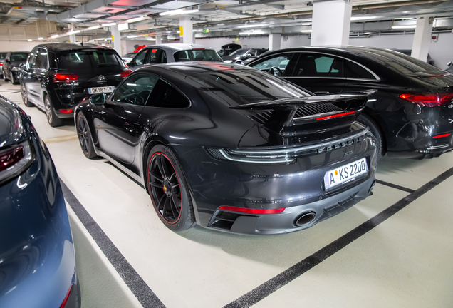 Porsche 992 Carrera GTS