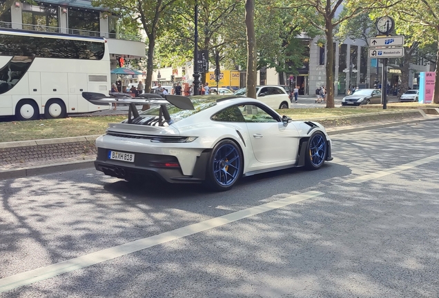 Porsche 992 GT3 RS Weissach Package