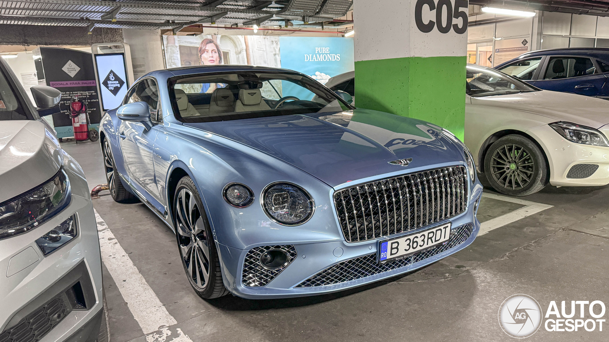 Bentley Continental GT V8 Azure 2024