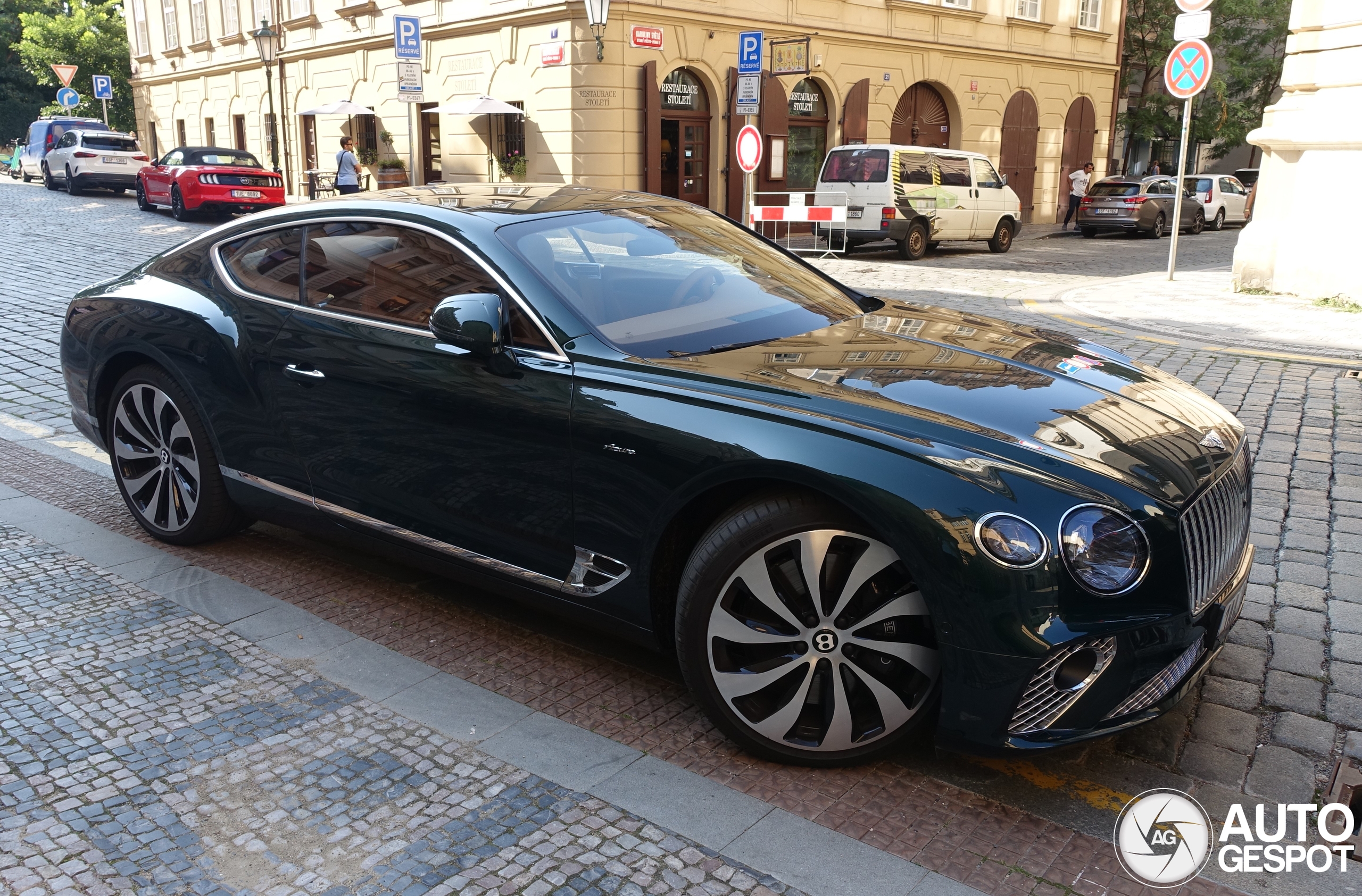 Bentley Continental GT V8 Azure 2024