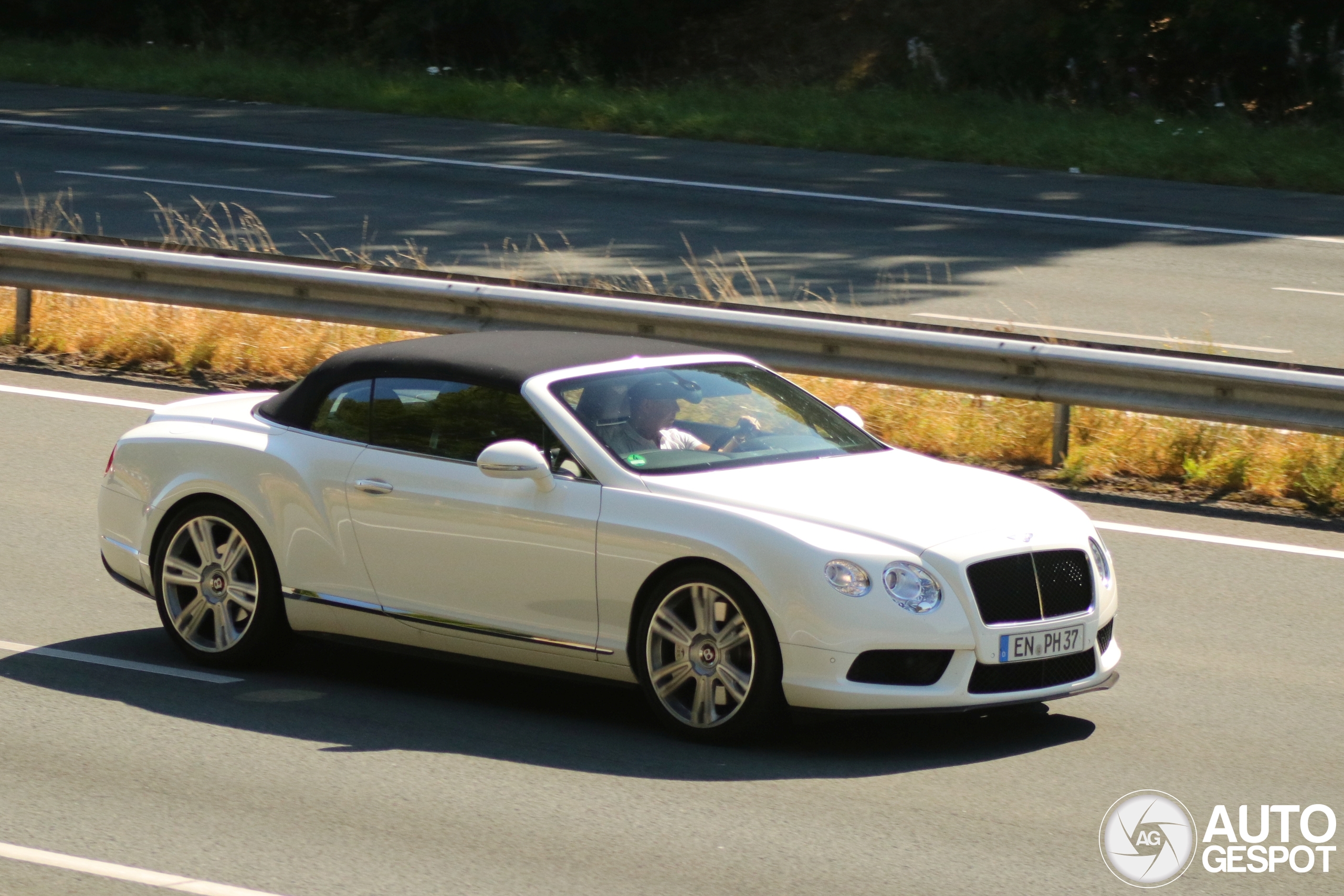 Bentley Continental GTC V8