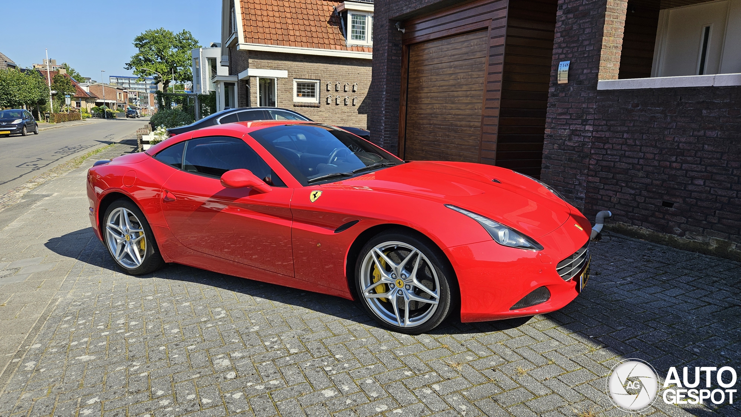 Ferrari California T