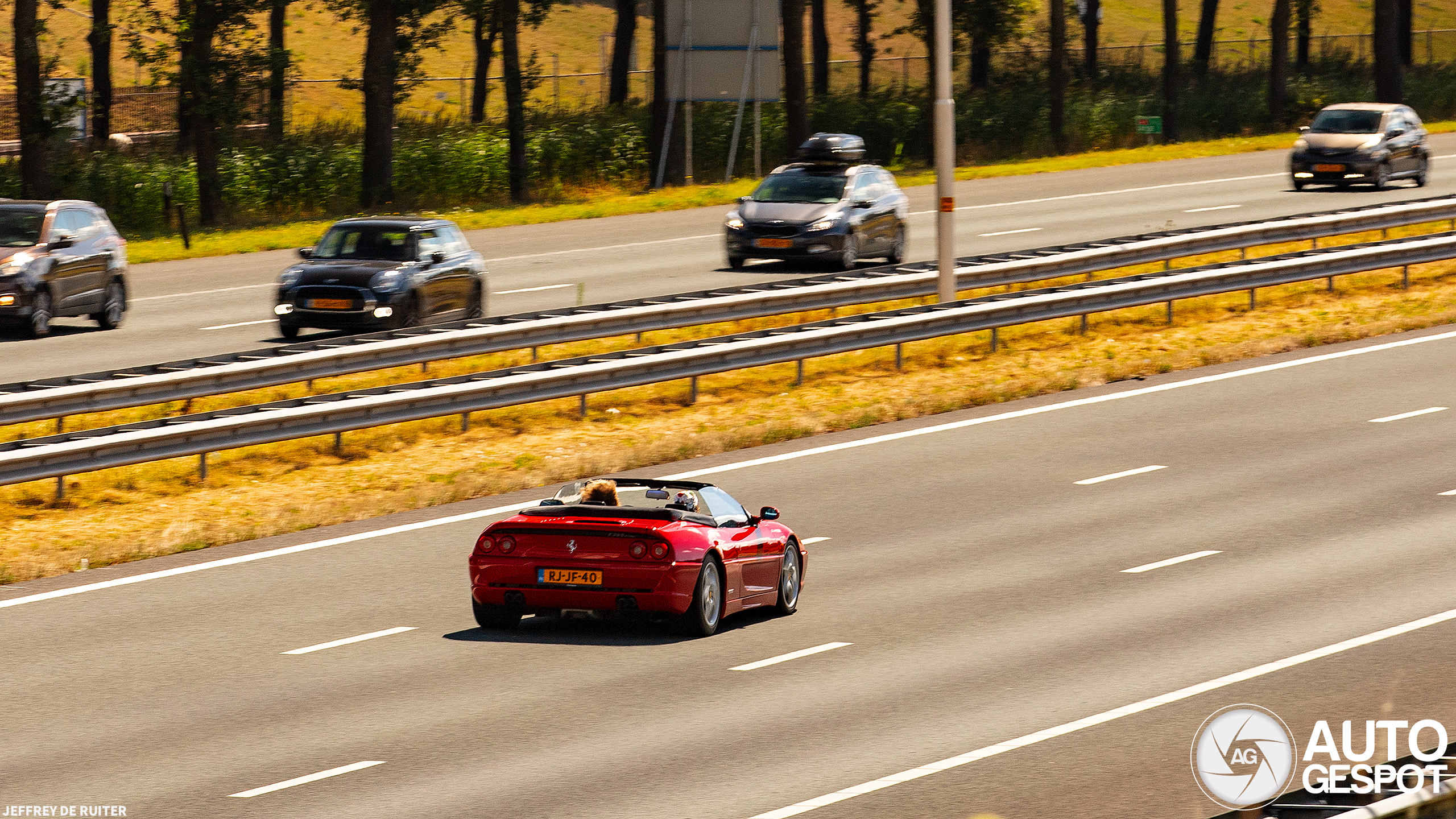 Ferrari F355 Spider blijft gewoon mooi