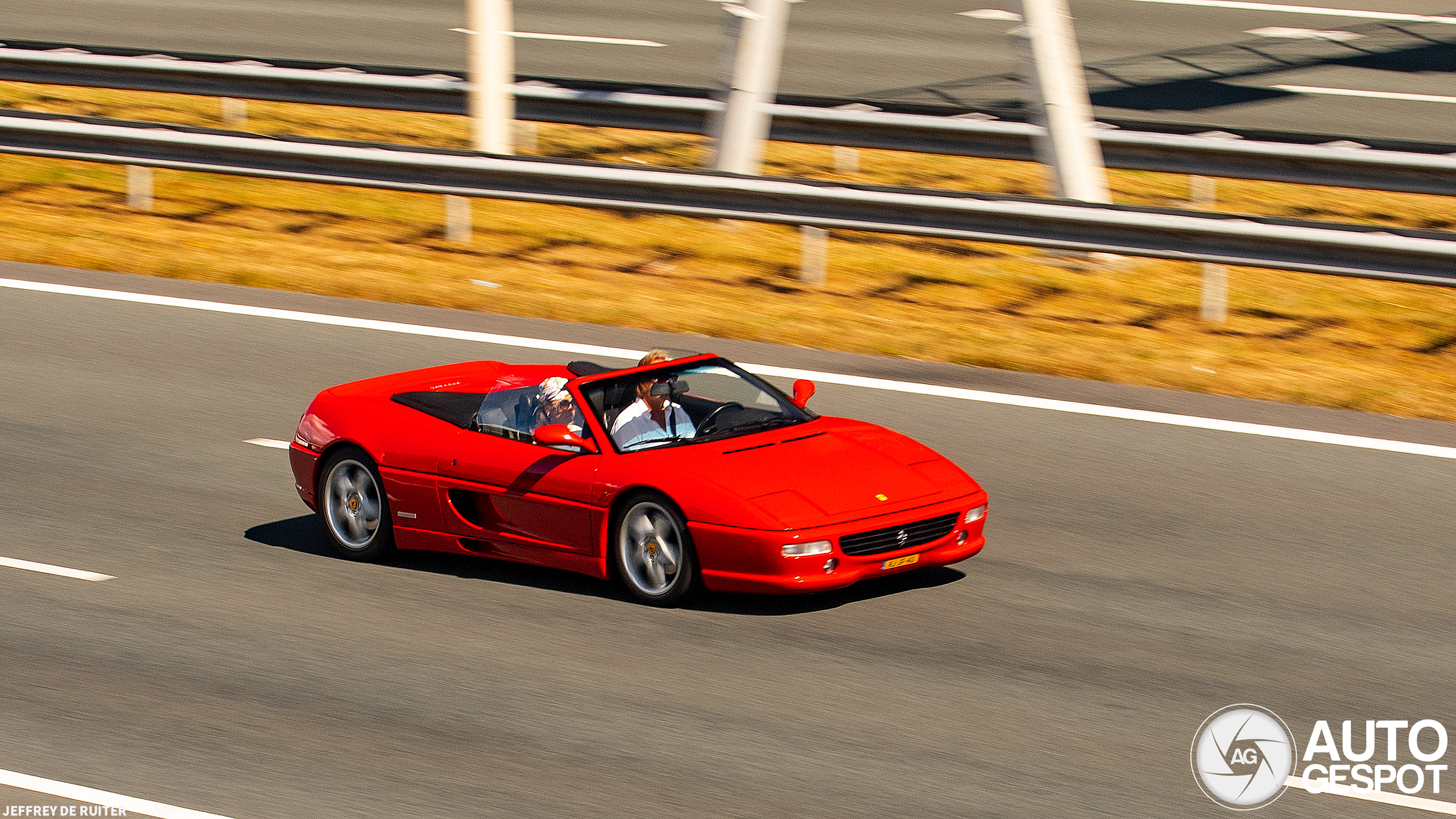 Ferrari F355 Spider blijft gewoon mooi