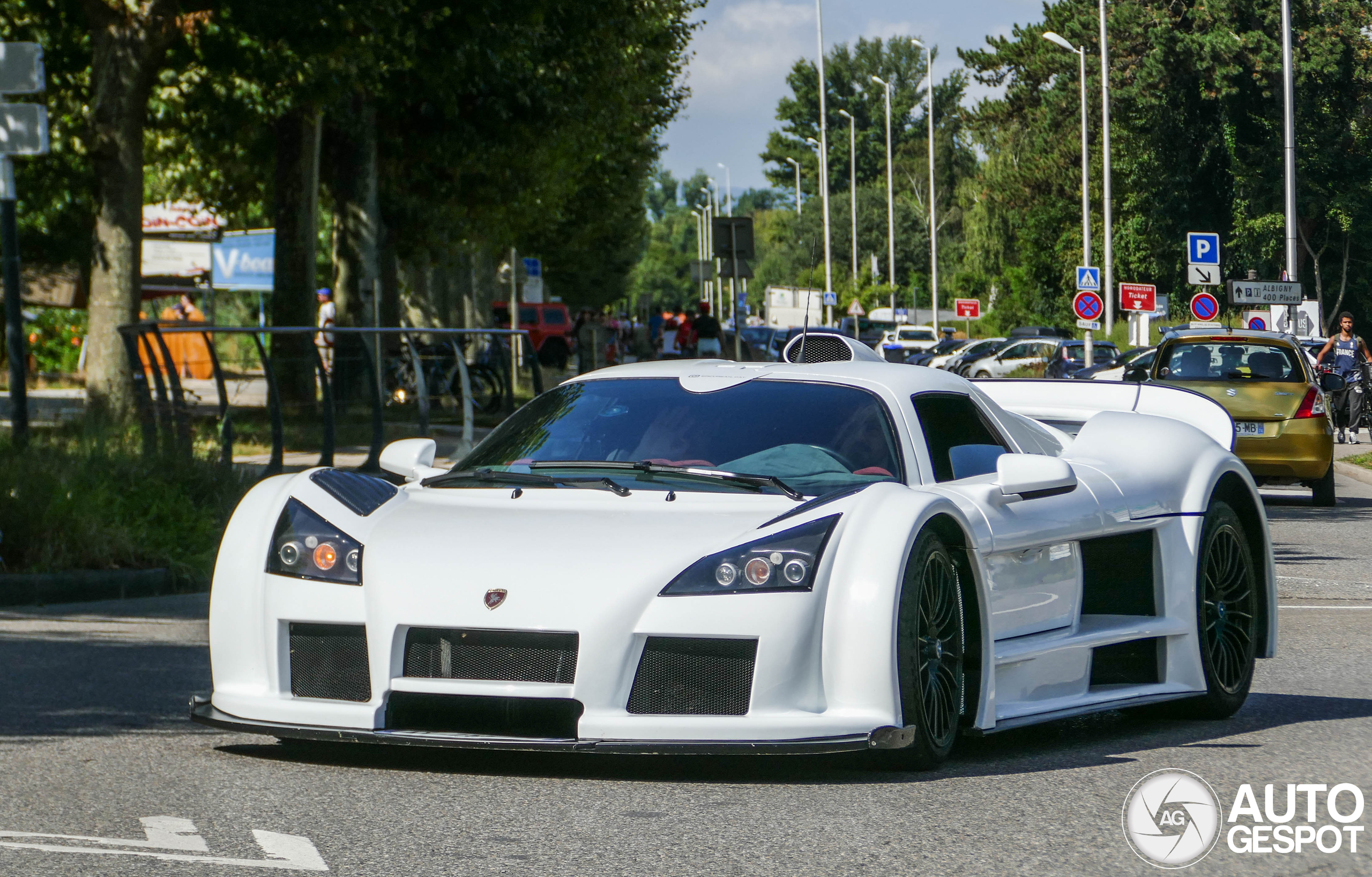 Gumpert Apollo