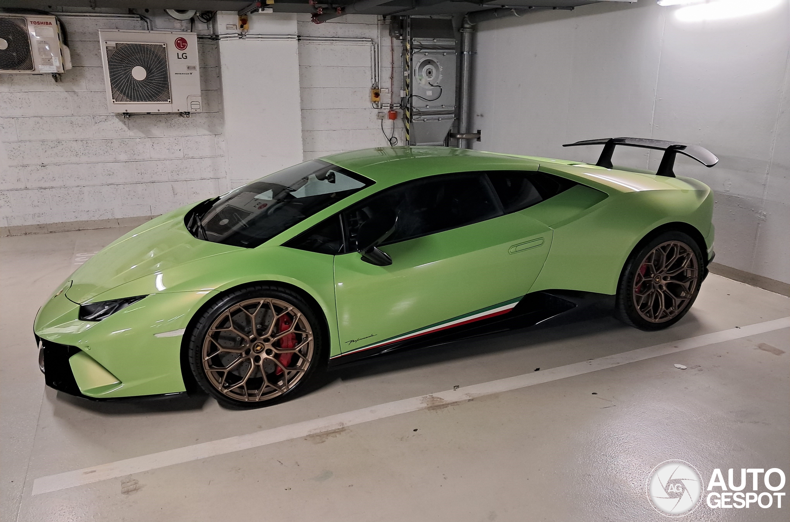 Lamborghini Huracán LP640-4 Performante