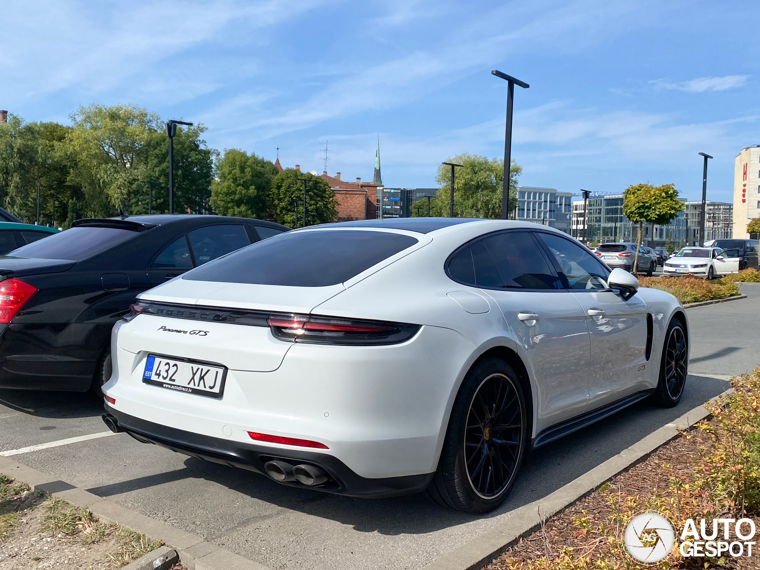 Porsche 971 Panamera GTS MkI